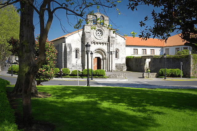 (Iglesia de Santa María de Cambre)